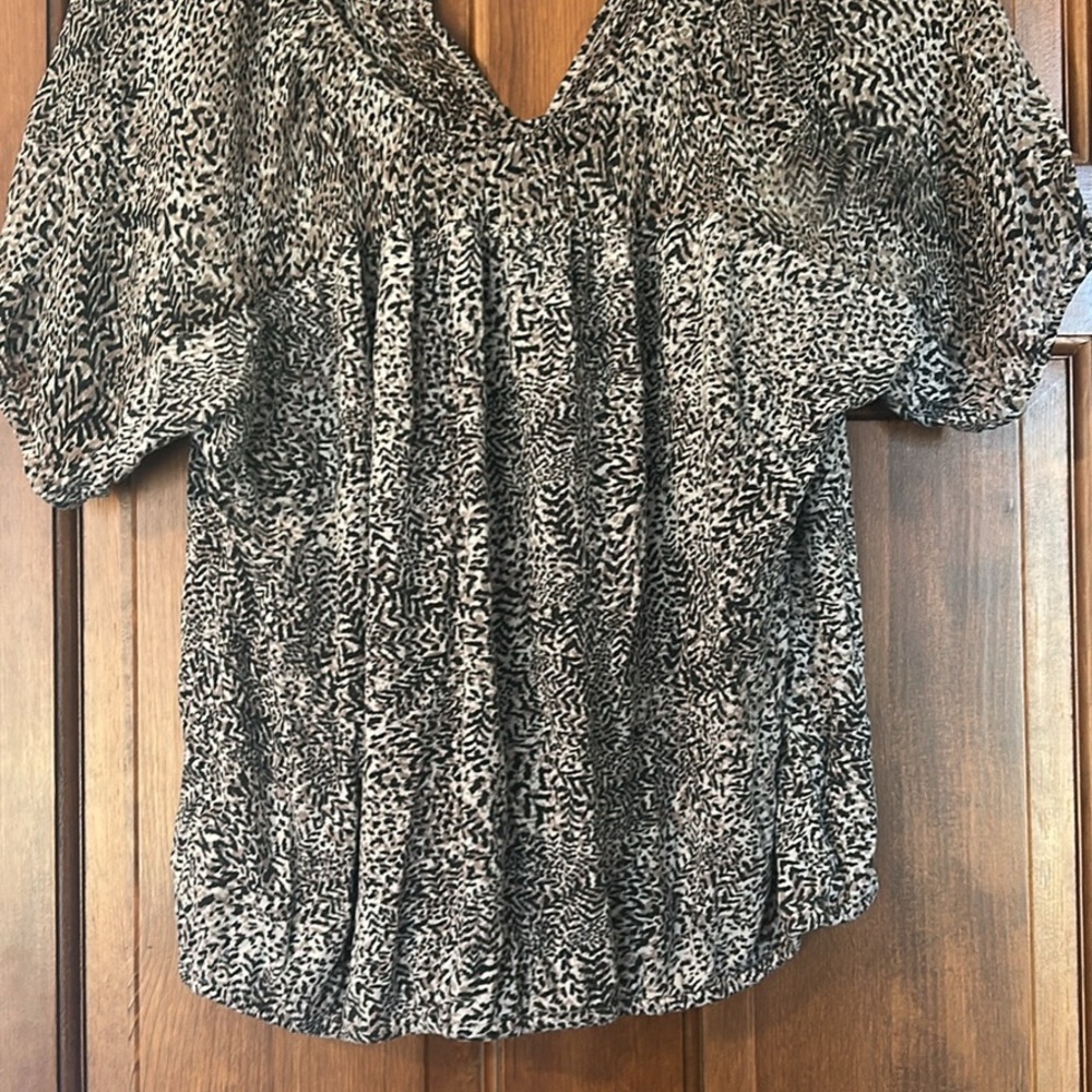 LOFT Black and White Abstract Blouse